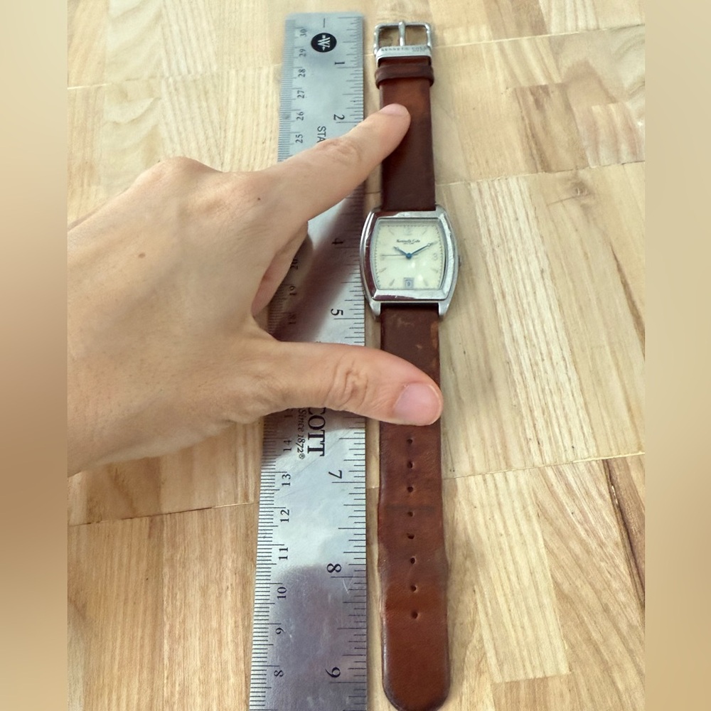 vintage Kenneth Cole New York men’s silver tone brown leather watch NEW BATTERY - Picture 11 of 11